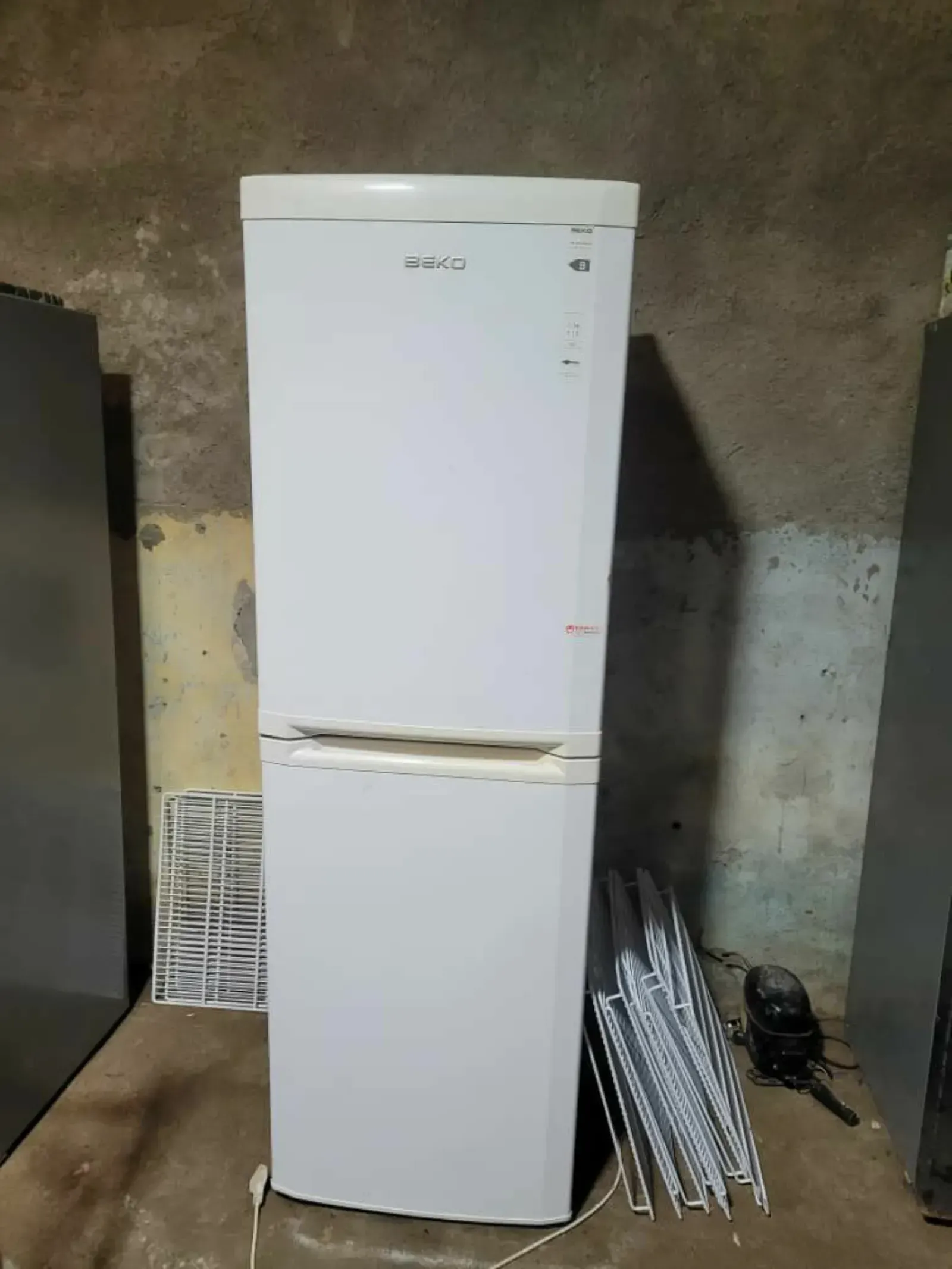 Gallery Photo 1 - Marketplace | Samsung Fridge New Available, Logpom, Douala, Cameroon | Electronics & Media  > Other Electronics & Media