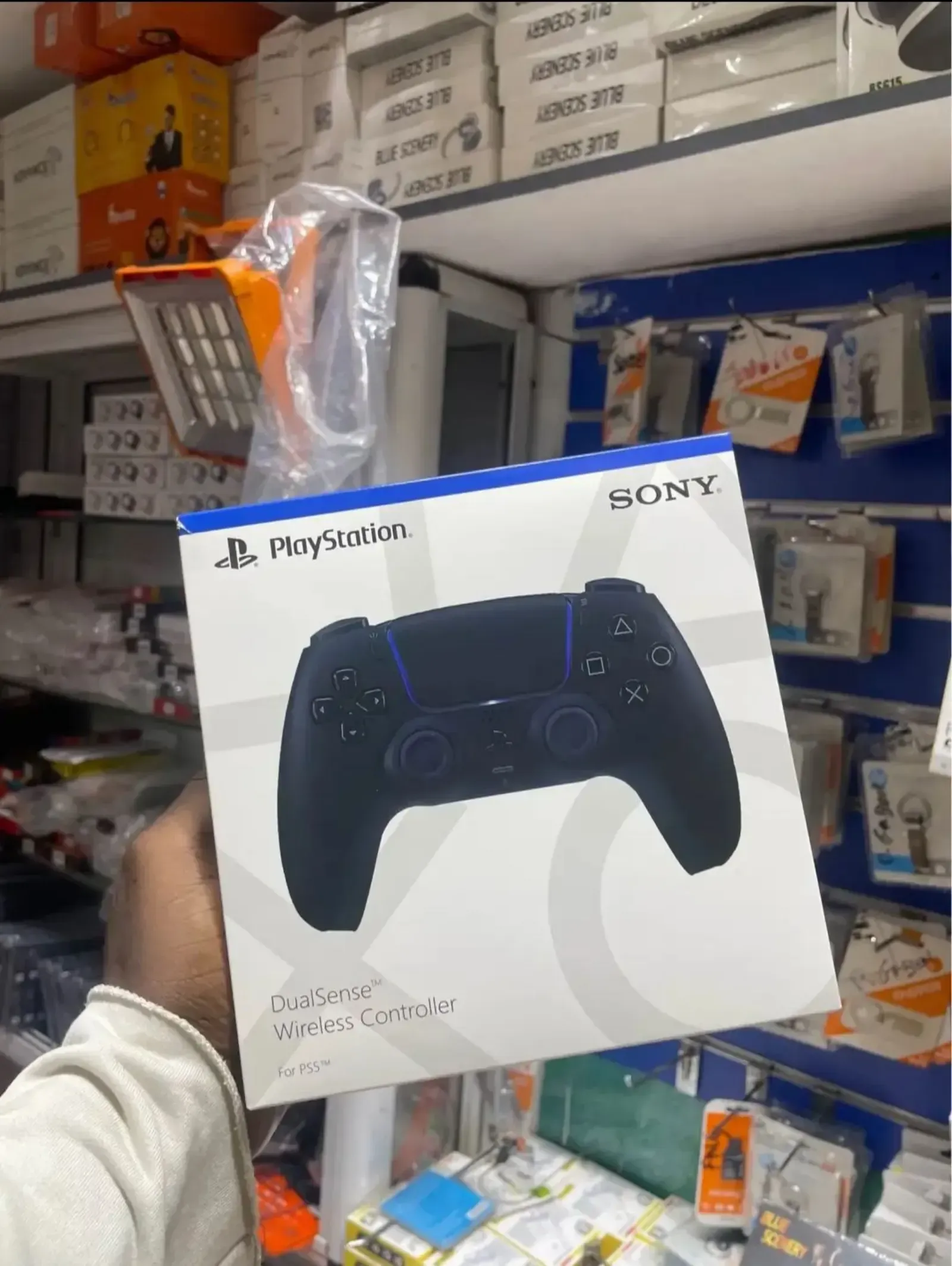 Gallery Photo 2 - Marketplace | Manette Ps5, Akanda, Libreville, Gabon | Electronics & Media  > Video Games & Consoles