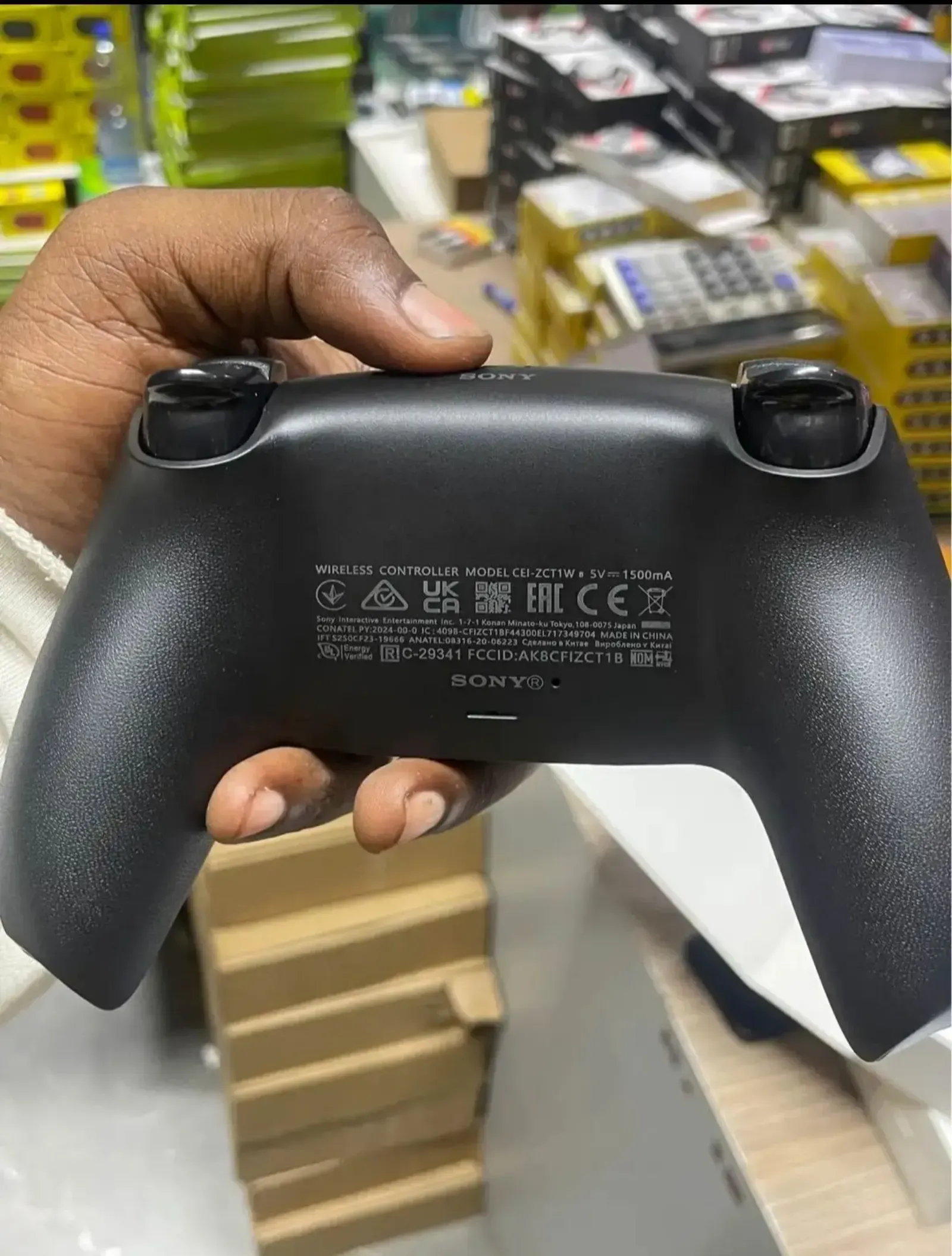 Gallery Photo 6 - Marketplace | Manette Ps5, Akanda, Libreville, Gabon | Electronics & Media  > Video Games & Consoles