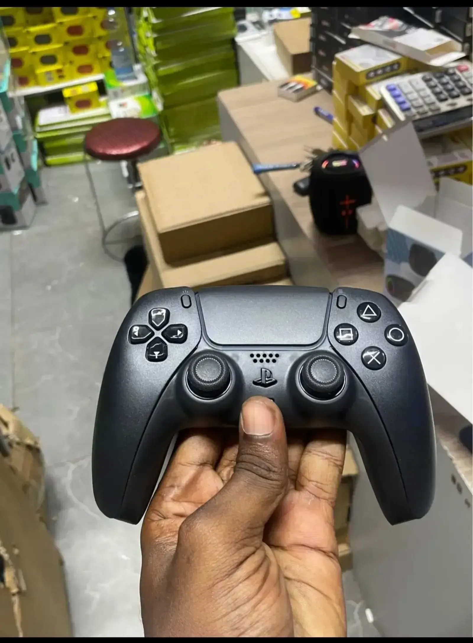 Gallery Photo 8 - Marketplace | Manette Ps5, Akanda, Libreville, Gabon | Electronics & Media  > Video Games & Consoles