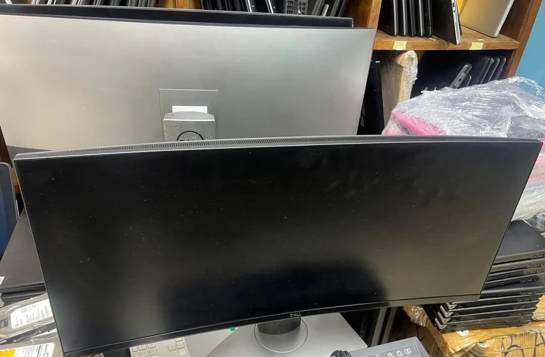 Gallery Photo 1 - Marketplace | Dell Curved Monitor 34Inches, Biyem-assi, Yaoundé, Cameroon | Electronics & Media  > Computers & Accessories