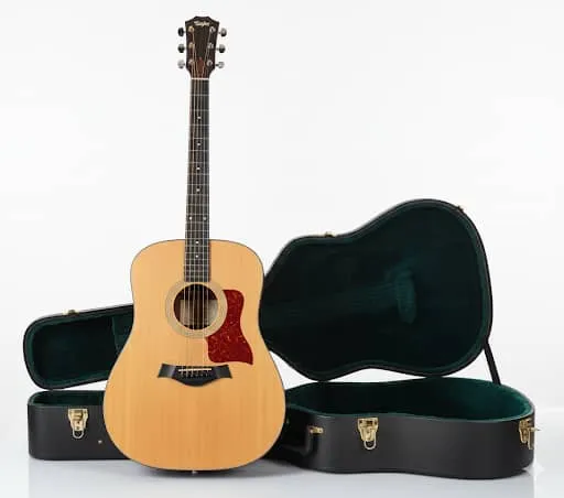 Main Photo - Marketplace | Guitare Espagnole Acoustique Fabriquer À La Main, Entraco Akanda, Libreville, Gabon | Art & Collectibles  > Other Sports