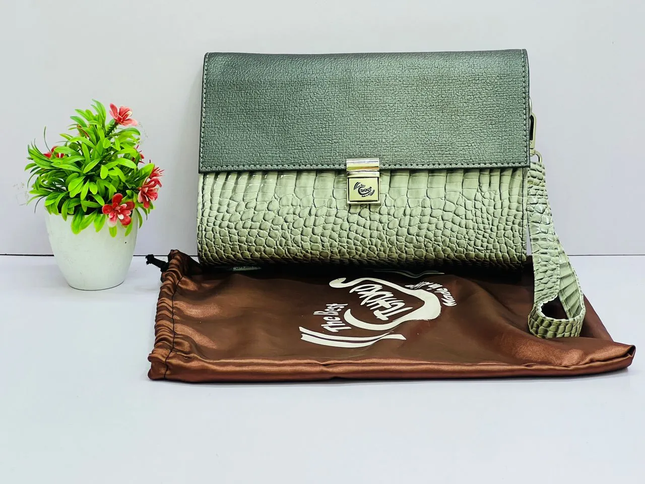 Main Photo - Marketplace | Akwa-Douche, Aka, Douala, Cameroon | Clothing, Shoes, & Others  > Others & Accessories