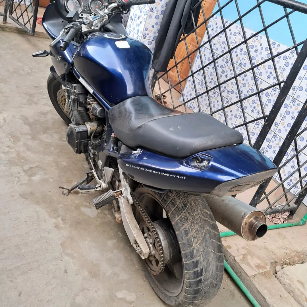Gallery Photo 2 - Marketplace | Moto Sport Motard Suzuki 1100 A Vendre, Koumassi, Douala, Cameroon | Vehicles & motors 