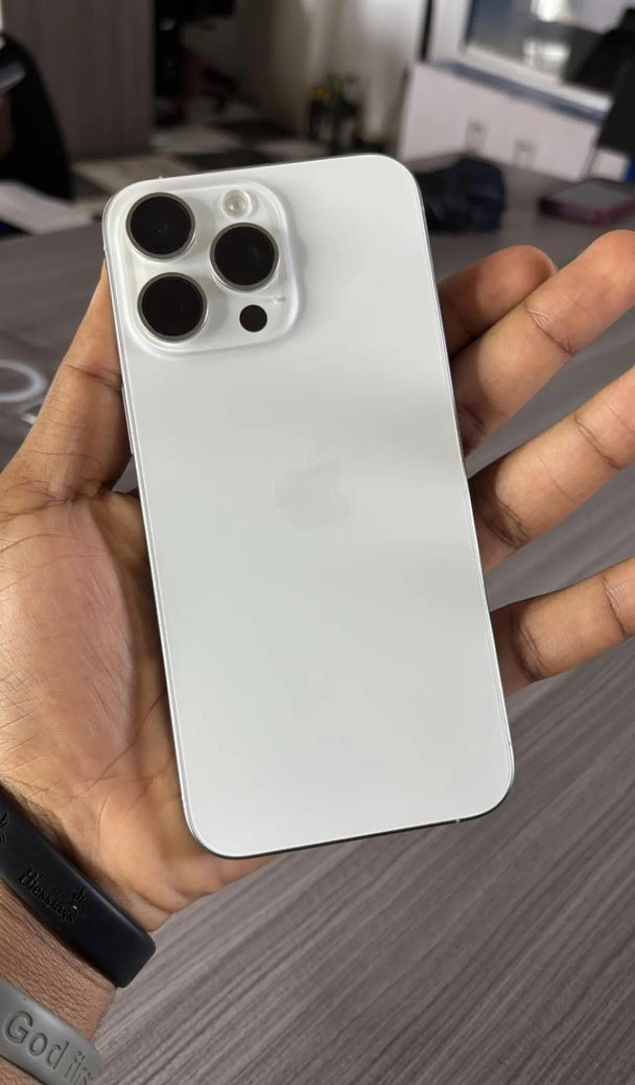 Main Photo - Marketplace | Iphone 14 Pro Max, Obili, Yaoundé, Cameroon | Electronics & Media  > Cell phones & Accessories