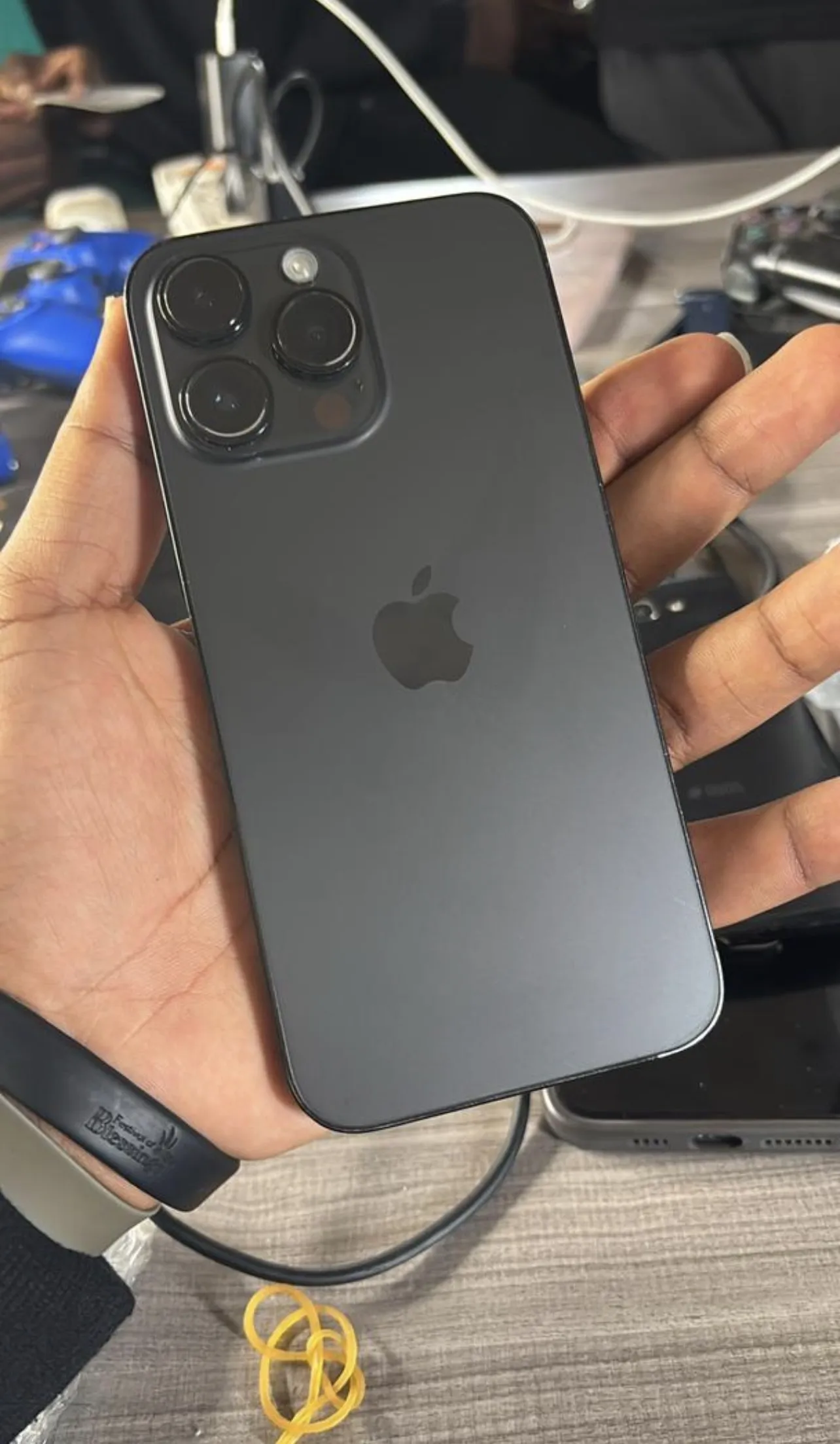 Gallery Photo 1 - Marketplace | Iphone 14 Pro Max, Obili, Yaoundé, Cameroon | Electronics & Media  > Cell phones & Accessories
