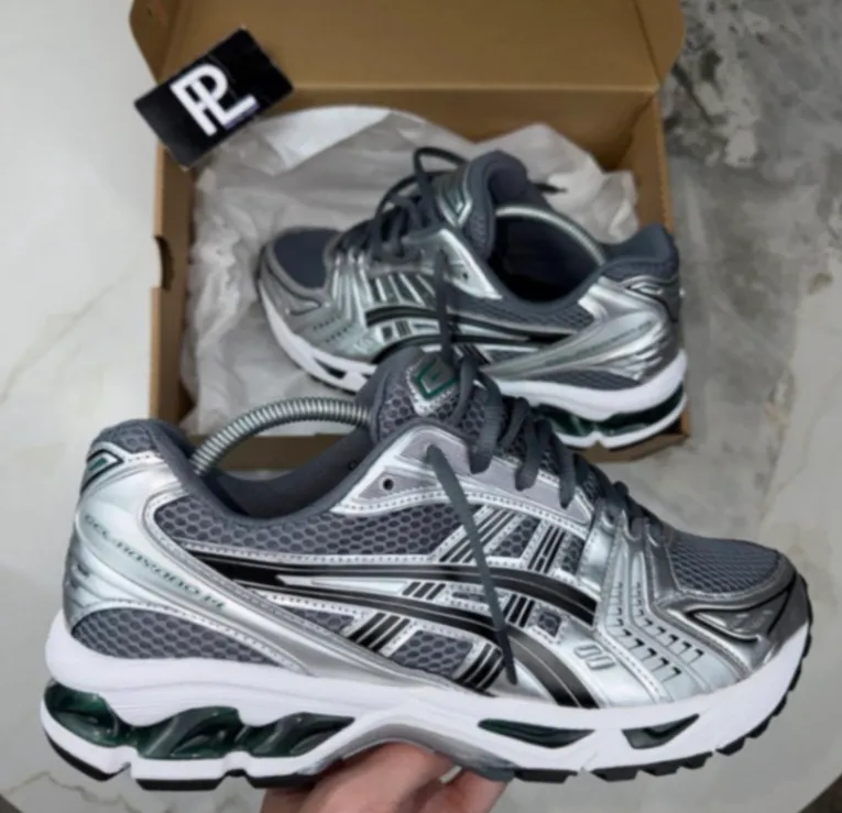 Main Photo - Marketplace | Tennis Shoes, Simbock, Yaoundé, Cameroon | Clothing, Shoes, & Others  > Men's shoes