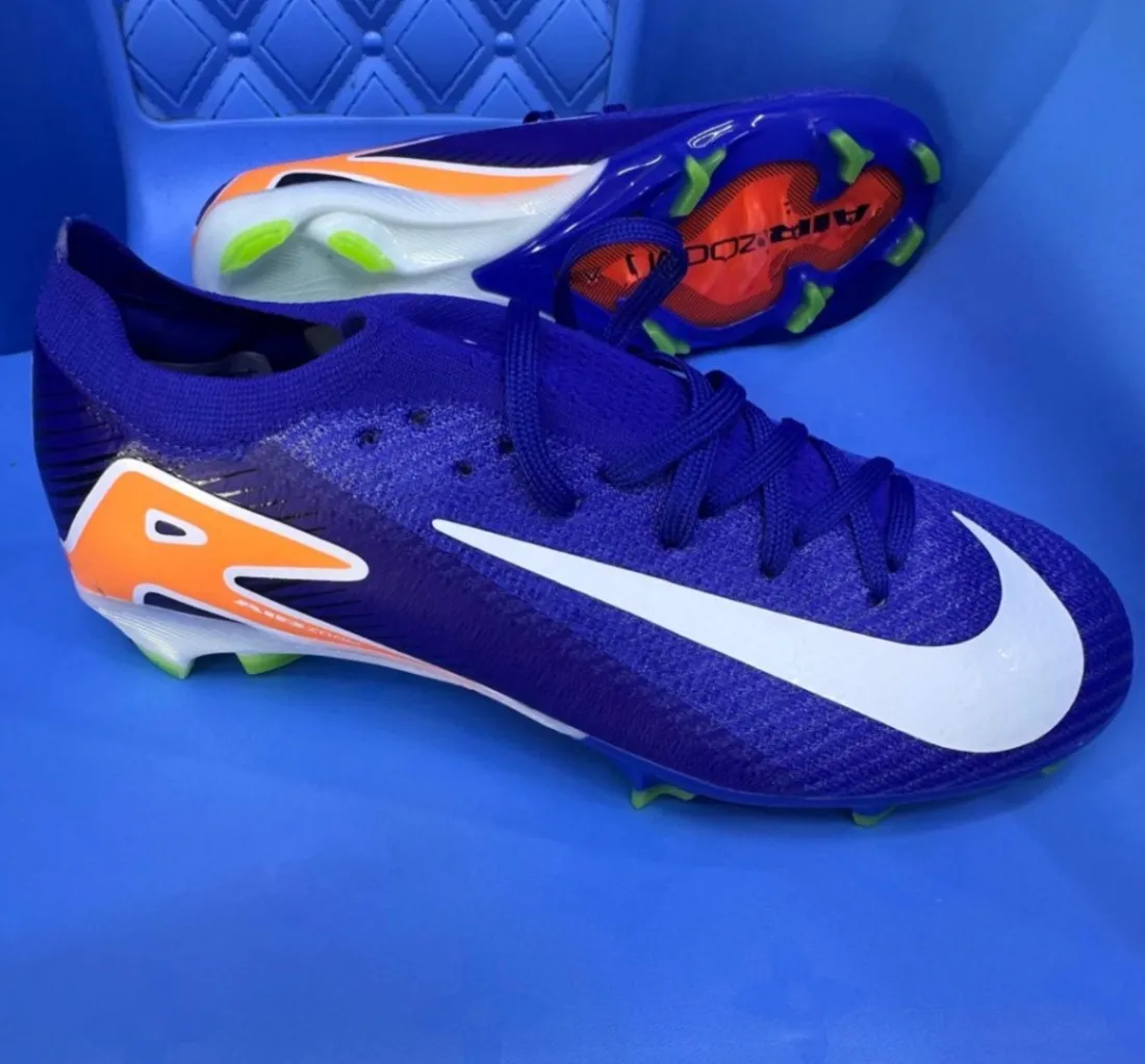 Gallery Photo 4 - Marketplace | Football Boots, Biyemassi, Yaoundé, Cameroon | Clothing, Shoes, & Others  > Men's shoes