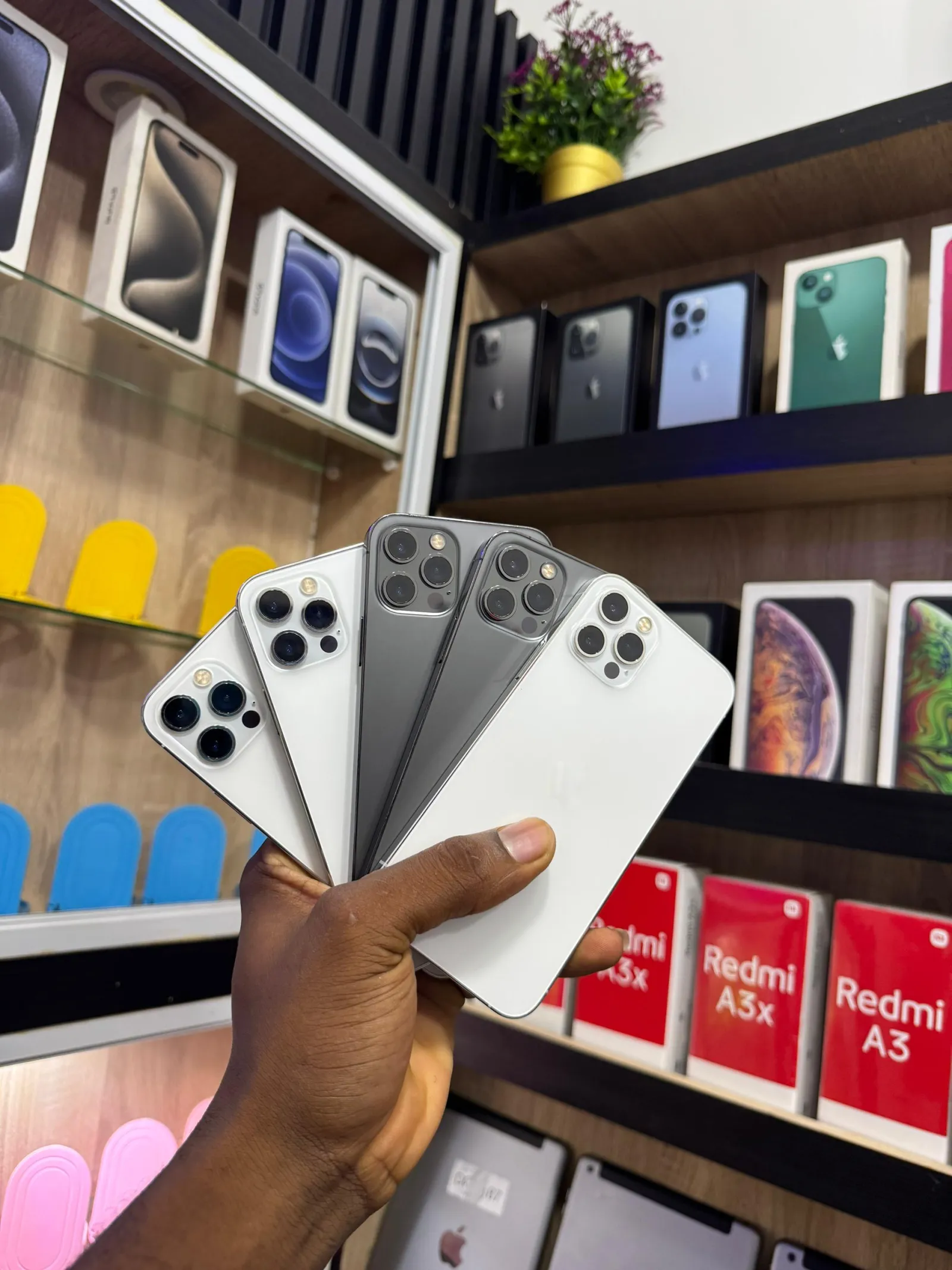 Main Photo - Marketplace | Iphone 12 Pro Max, Akwa - Dubaï, Douala, Cameroon | Electronics & Media  > Cell phones & Accessories