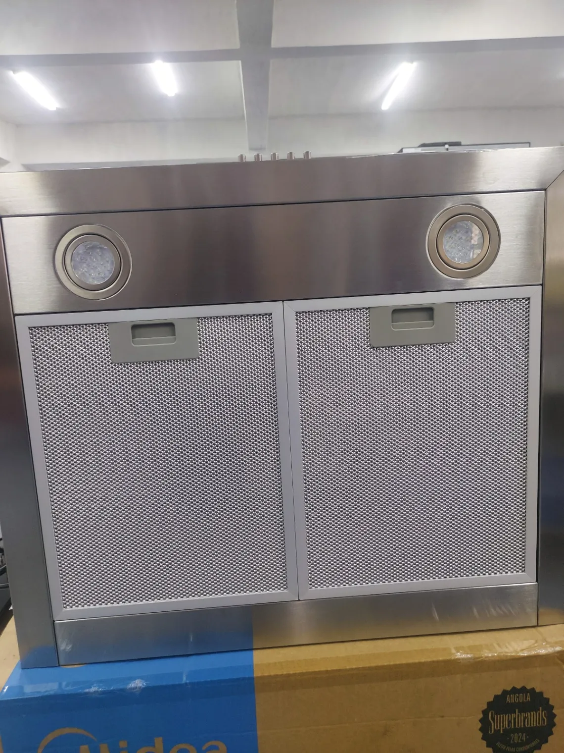 Gallery Photo 3 - Marketplace | Hotte Aspirante Cooker Wood For Sale, Santa Babara, Buea, Cameroon | Home, Food & Garden  > Furniture