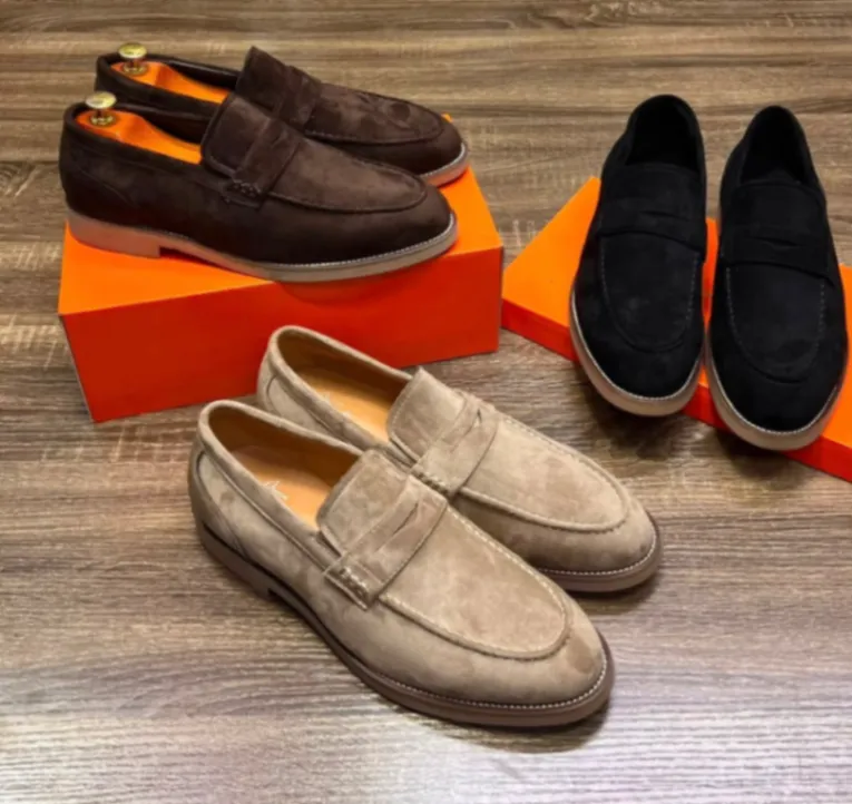 Main Photo - Marketplace | Responsable, Biyemassi, Yaoundé, Cameroon | Clothing, Shoes, & Others  > Men's shoes