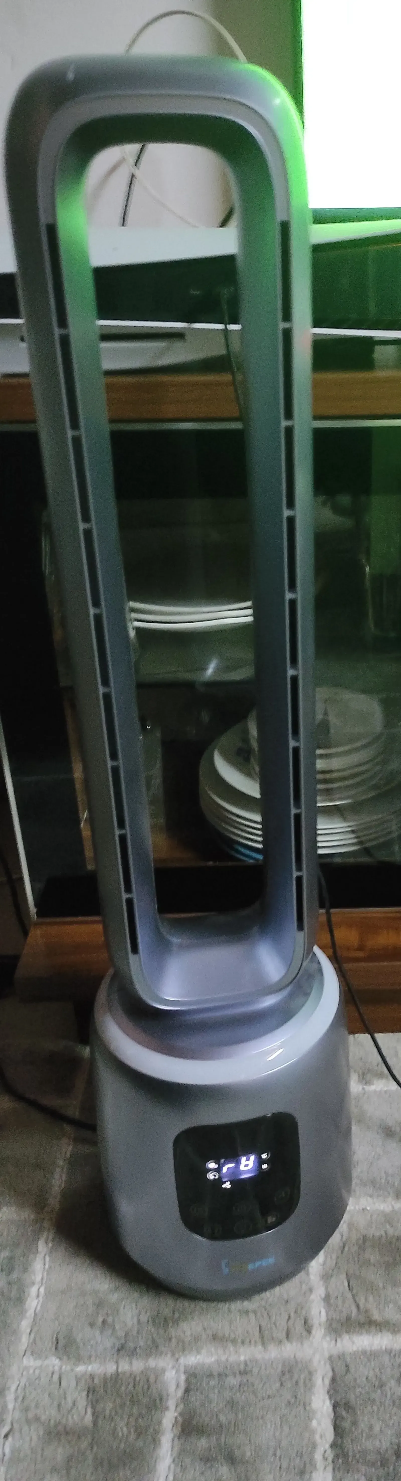 Main Photo - Marketplace | Ventilateur Colonne, Akwa, Douala, Cameroon | Home, Food & Garden  > Tools & Machinery